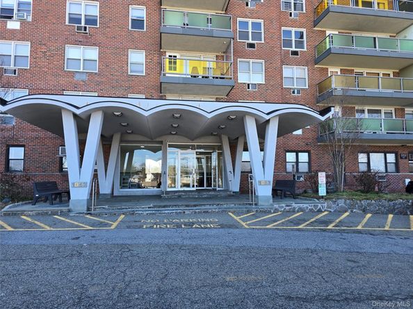 1853 Central Park Avenue 3J, Yonkers NY 10710