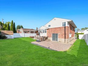 310 Southwood Circle, Syosset NY 11791