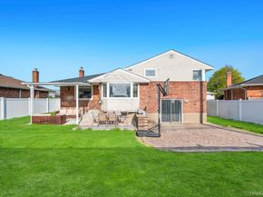 310 Southwood Circle, Syosset NY 11791
