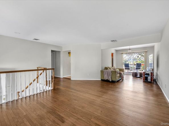 1678 Park Avenue, Merrick NY 11566