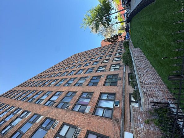 3121 Middletown Road 1G, Bronx NY 10461