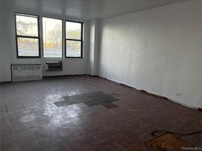 3121 Middletown Road 1G, Bronx NY 10461