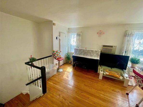 25143 71st Avenue 119B, Bellerose NY 11426