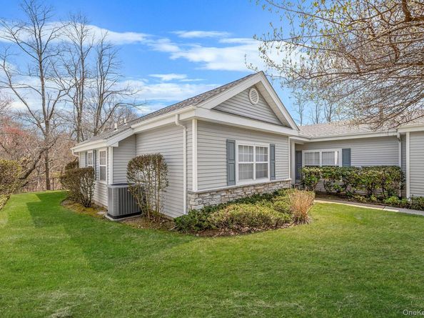 485 Woodscreek Court, Moriches NY 11955