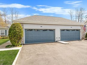 485 Woodscreek Court, Moriches NY 11955