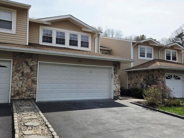 173 Colony Drive, Holbrook NY 11741