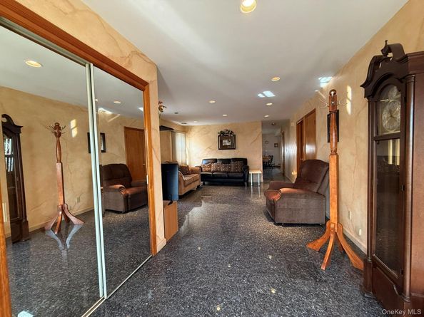 208 Doris Avenue, Franklin Square NY 11010