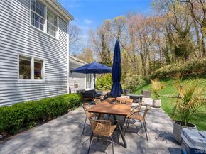 8 Dogwood Road, Stony Brook NY 11790