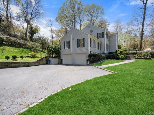 8 Dogwood Road, Stony Brook NY 11790