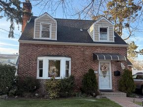 25 Crowell Street, Hempstead NY 11550