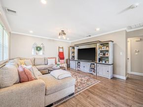 10 Gettysburg Court, Coram NY 11727