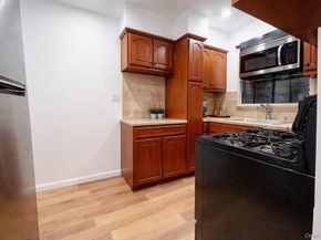 21942 141st Road, Springfield Gardens NY 11413