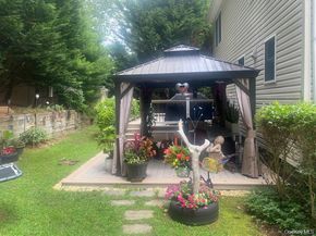 64 Glen Road, Baiting Hollow NY 11933
