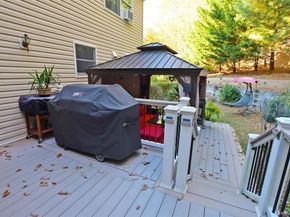 64 Glen Road, Baiting Hollow NY 11933