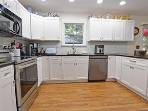 64 Glen Road, Baiting Hollow NY 11933