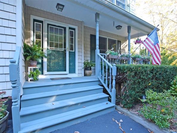 64 Glen Road, Baiting Hollow NY 11933