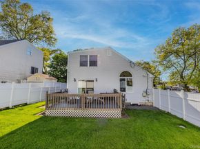 41 Robert Circle, Syosset NY 11791