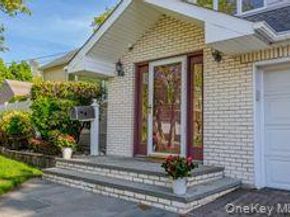 41 Robert Circle, Syosset NY 11791