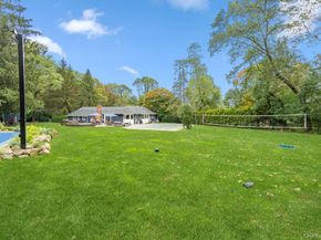 14 S Hollow Road, Dix Hills NY 11746