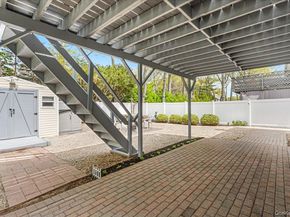 27 Stuyvesant Street, Huntington NY 11743