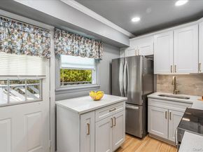 27 Stuyvesant Street, Huntington NY 11743
