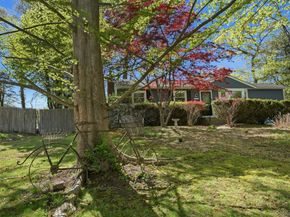123 Foxdale Lane, Port Jefferson NY 11777