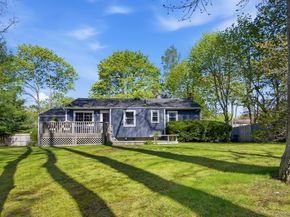 123 Foxdale Lane, Port Jefferson NY 11777