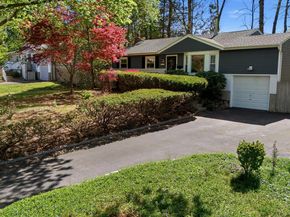 123 Foxdale Lane, Port Jefferson NY 11777