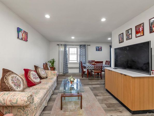 220 Crown Avenue, Floral Park NY 11001