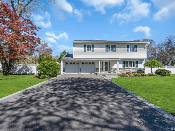 288 Bow Drive, Smithtown NY 11787