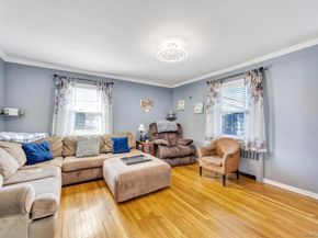 33 Albert Street, Hicksville NY 11801