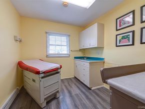 3250 Sunrise Highway, East Islip NY 11730