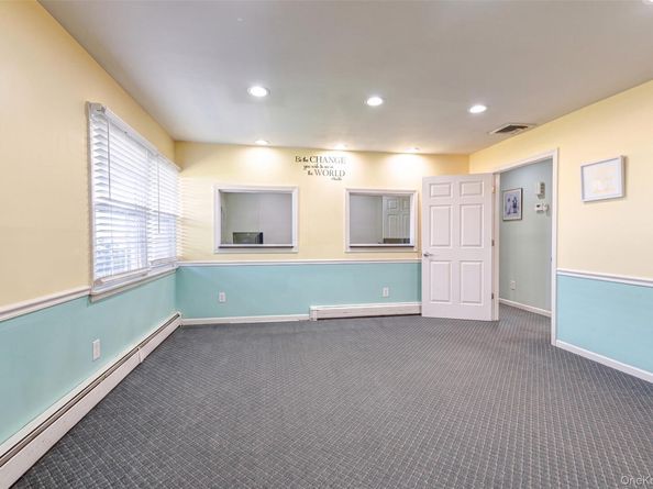 3250 Sunrise Highway, East Islip NY 11730