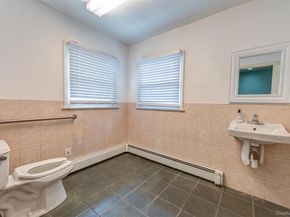 3250 Sunrise Highway, East Islip NY 11730