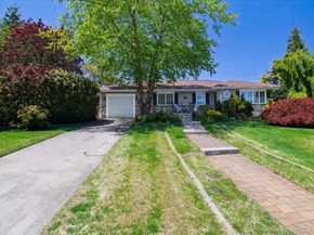406 Jefferson Street, Franklin Square NY 11010
