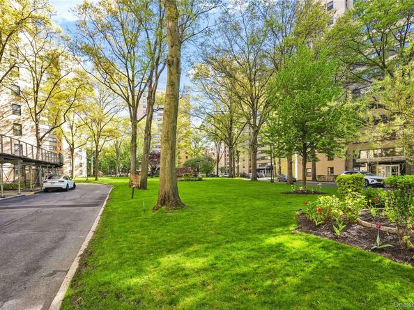 3 Fordham Hill Oval 1F, Bronx NY 10468
