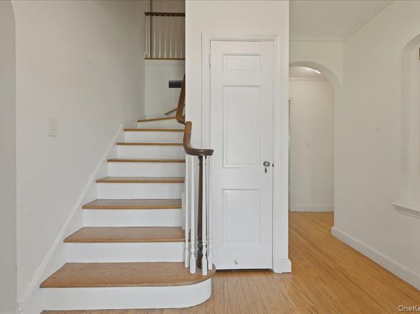 214 Nassau Avenue, Manhasset NY 11030