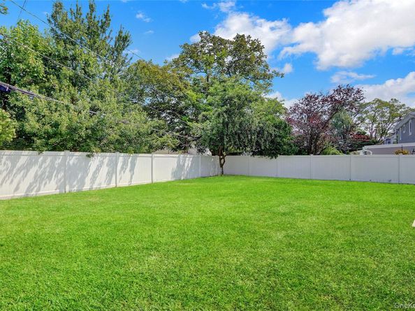 328 Martin Place, Bethpage NY 11714