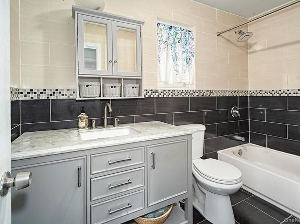 833 E 229th Street, Bronx NY 10466