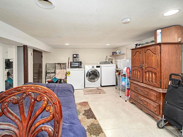 833 E 229th Street, Bronx NY 10466