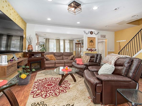 833 E 229th Street, Bronx NY 10466