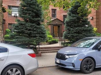 139-06 Pershing Crescent