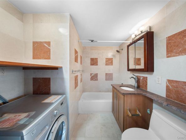 140-22 Beech Avenue 7A, Flushing NY 11355