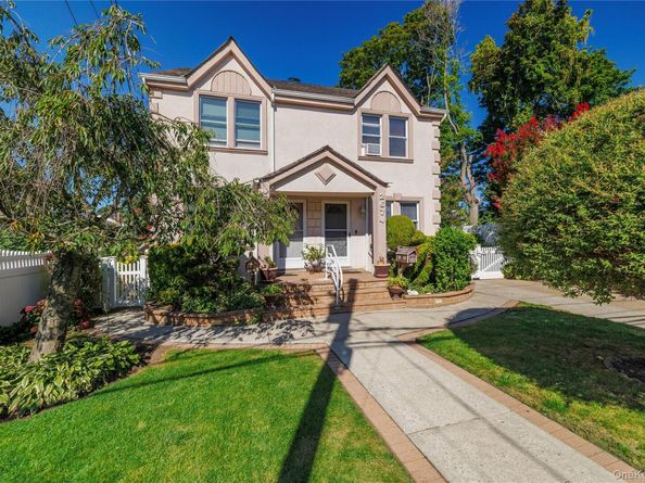 2676 Johnson Place 2674, Baldwin NY 11510
