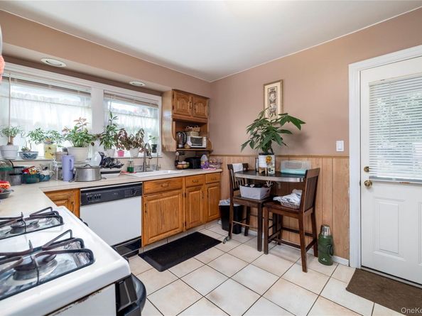 2676 Johnson Place 2674, Baldwin NY 11510