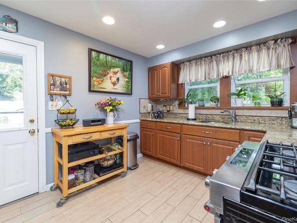 2676 Johnson Place 2674, Baldwin NY 11510