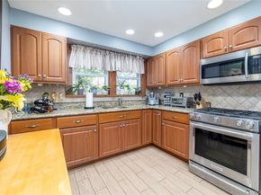 2676 Johnson Place 2674, Baldwin NY 11510
