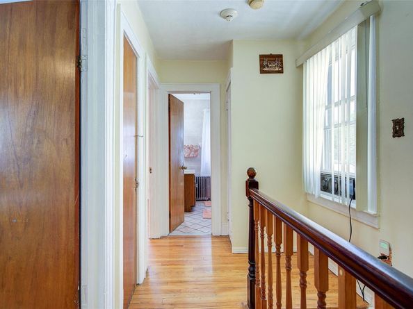 89-16 214 Street, Queens Village NY 11427