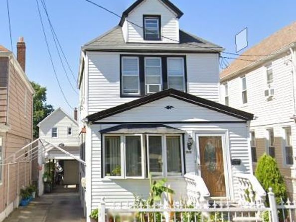 89-16 214 Street, Queens Village NY 11427