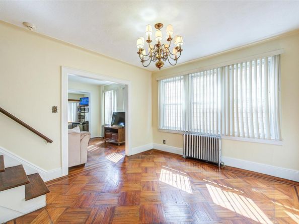 89-16 214 Street, Queens Village NY 11427